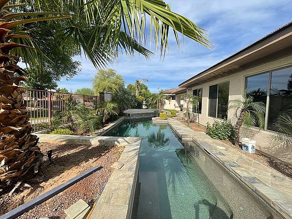 3rd image of 788 W Verbena Ln