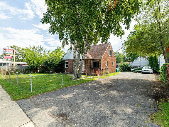3rd image of 1404 Holmes Rd