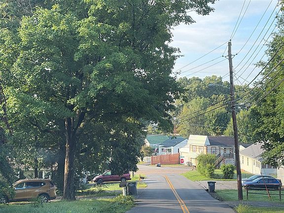 4th image of 1162 Ridgecrest Ave