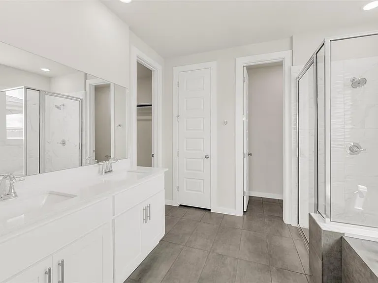 324 Amista Dr — Photo 18