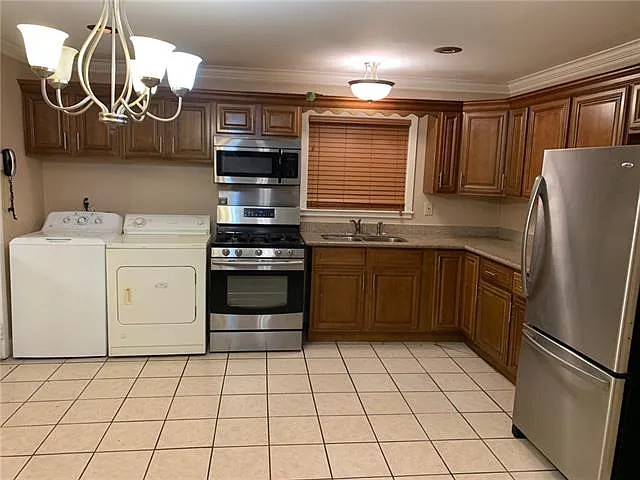 3 bed, 1.0 bath, 1213 sqft, $1,600 — Photo 3