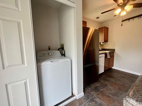 5th image of 1306 Glendale Gardens Dr APT A