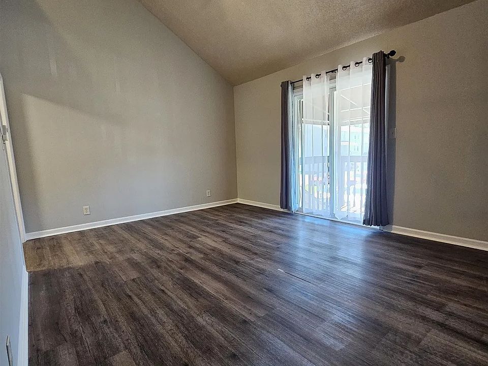 2nd image of 755 Burcale Rd APT H2