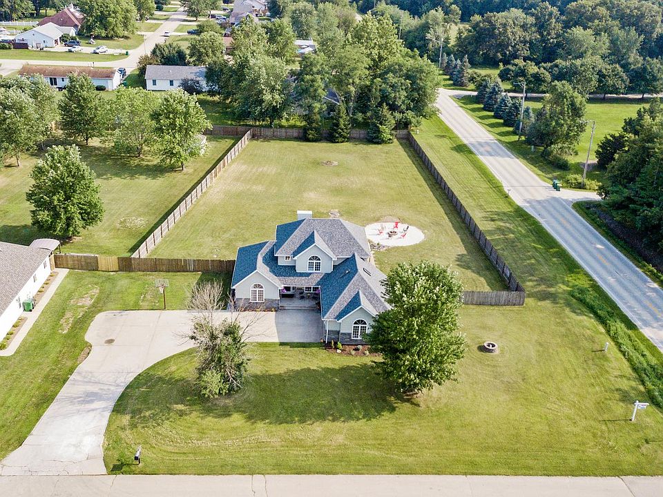 1st image of 102 Prairie Dr