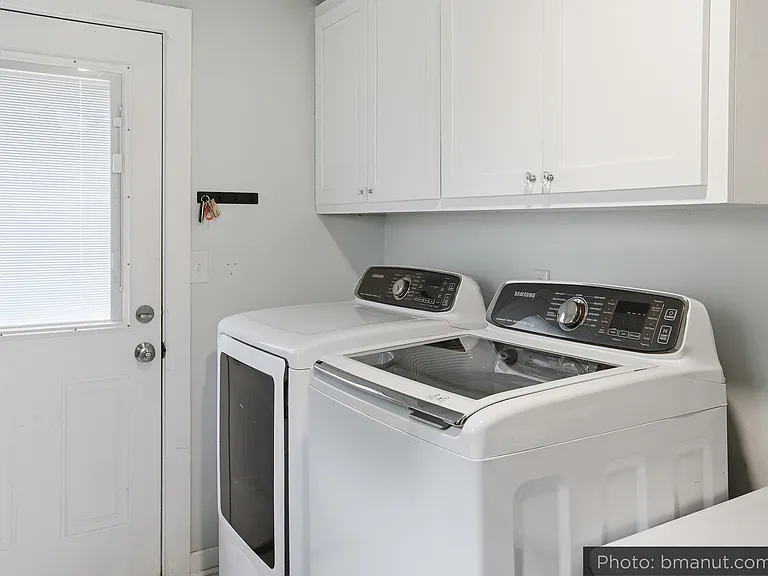 321 N Xenophon Ave — Photo 42