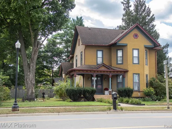 212 E Main St, Pinckney, MI 48169