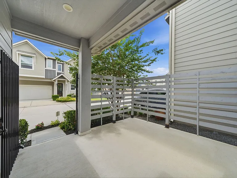 10009 Granary Dr — Photo 14