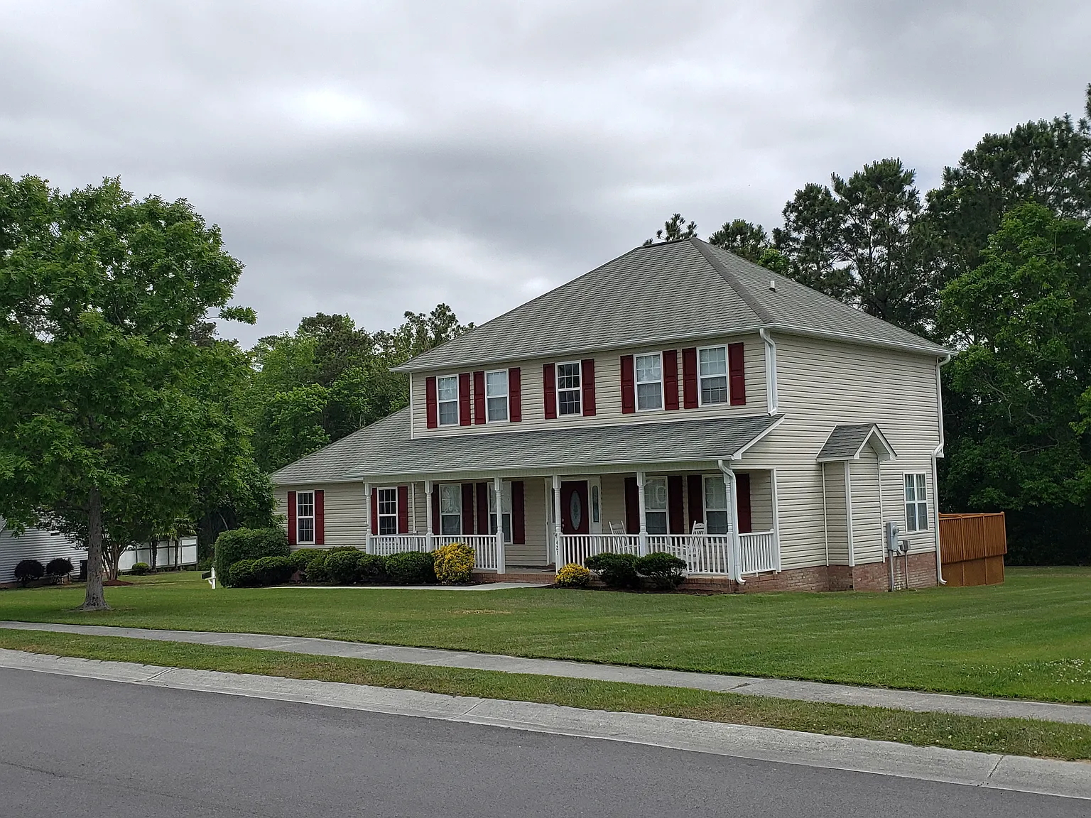 4 bed, 2.5 bath, 2030 sqft, $2,500 — Photo 3