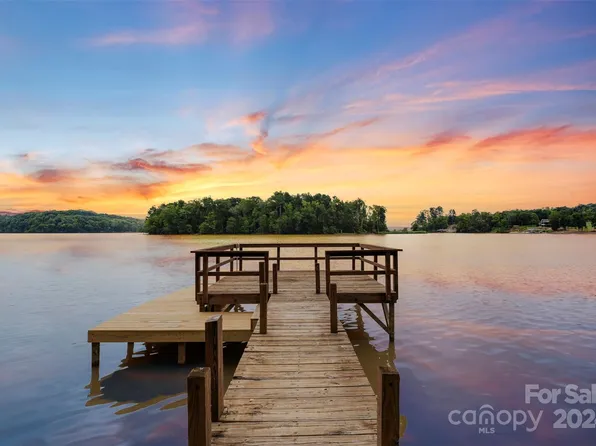 1057 Jackson Rd, Fort Lawn, SC 29714