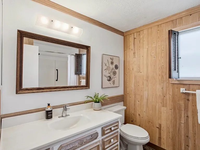 4295 Ferry St — Photo 7