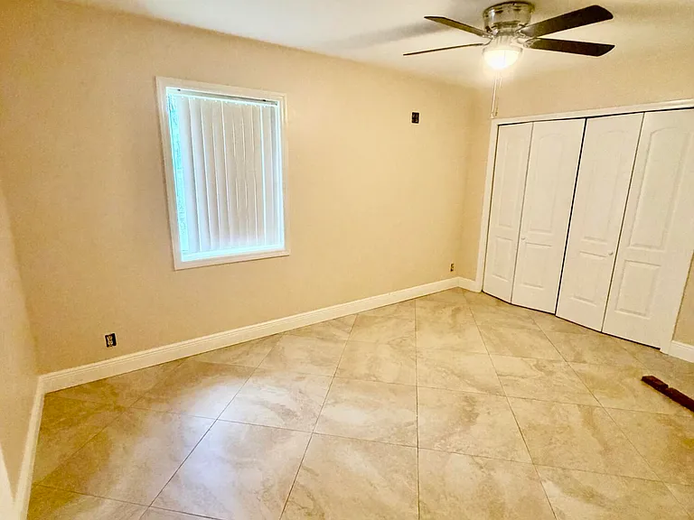 2425 Ceceile Ave — Photo 11