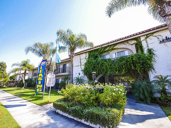 3rd image of 14220.5 Burbank Blvd #212
