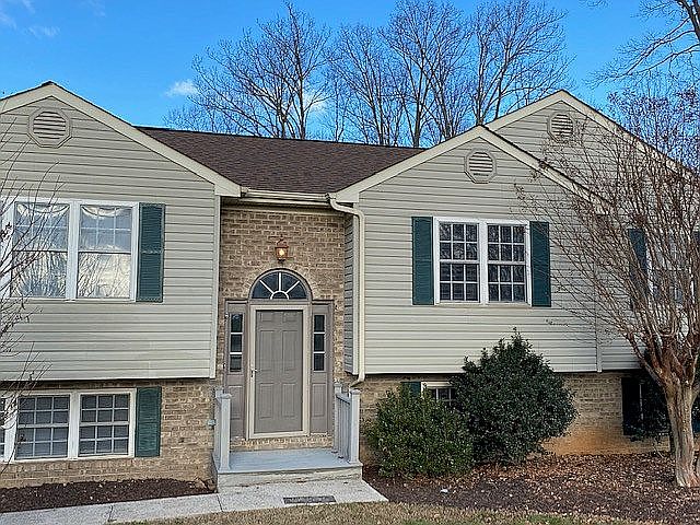 1st image of 111 Beechwood Dr
