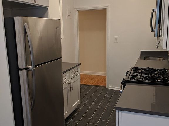 4th image of 8440 126th St #1