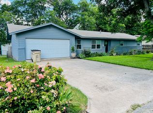 306 Sunset Dr, Comanche, TX 76442