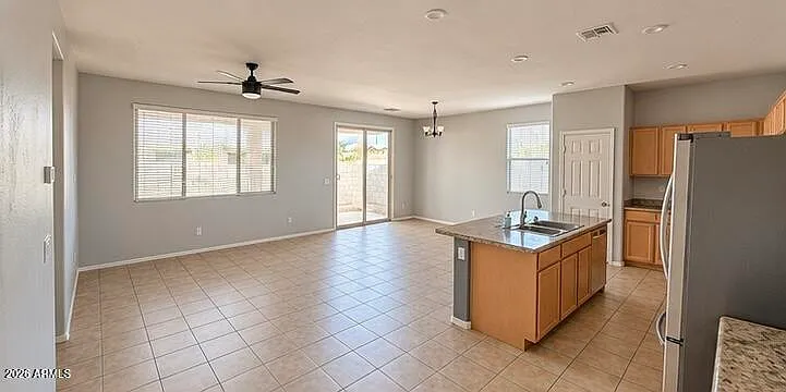 3 bed, 2.0 bath, 1551 sqft, $1,995 — Photo 2