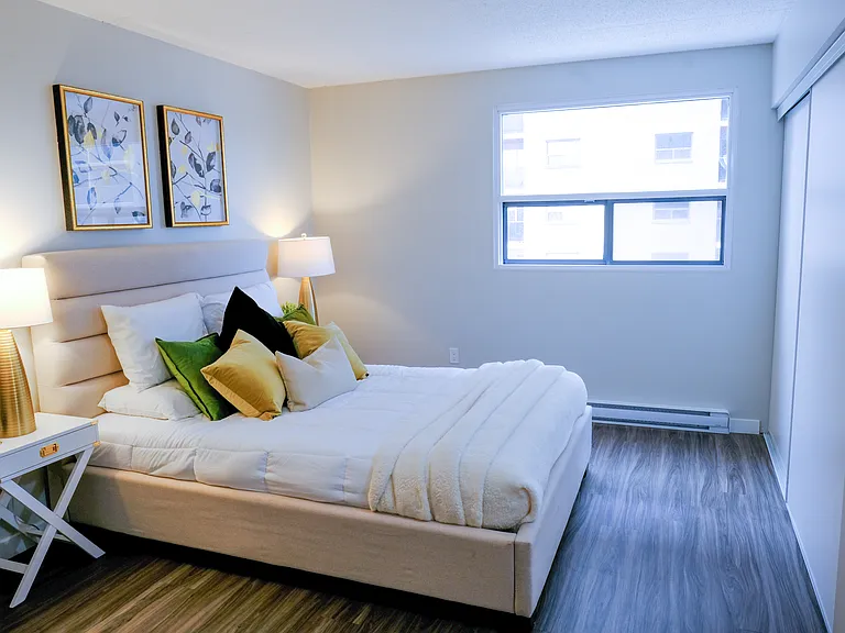525 Saint Mary Ave — Photo 10