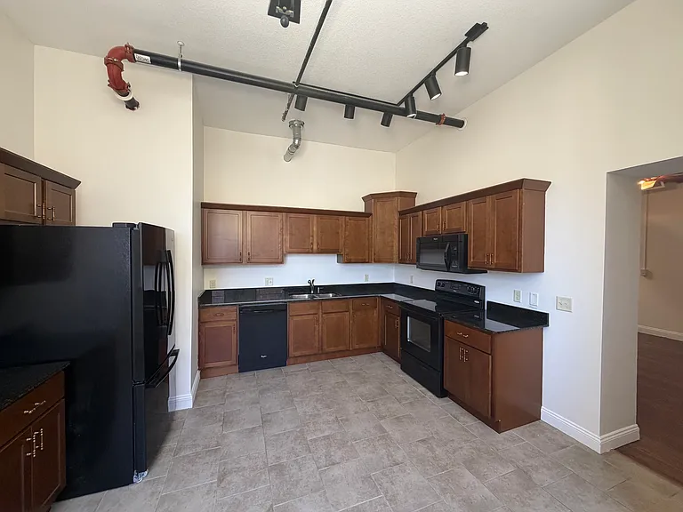400 N Main St #340 — Photo 7