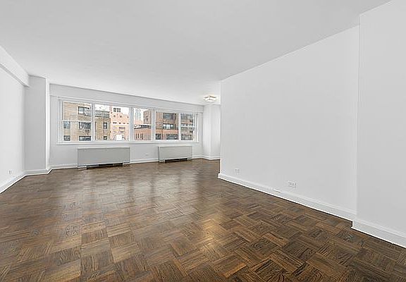 3rd image of 215 E 68th St APT 9B