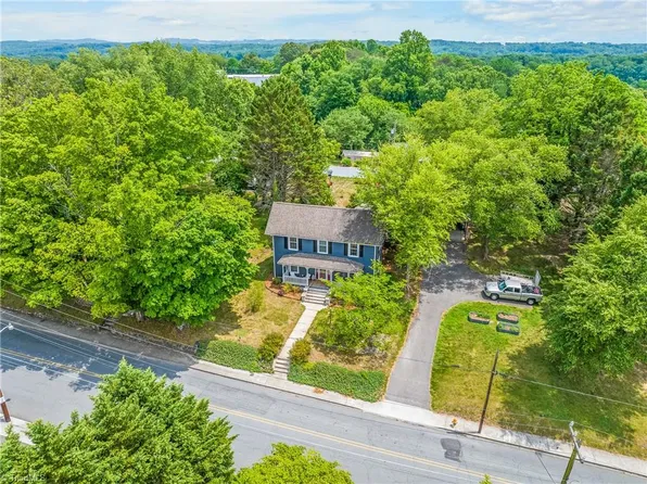 123 Worth St, Mount Airy, NC 27030