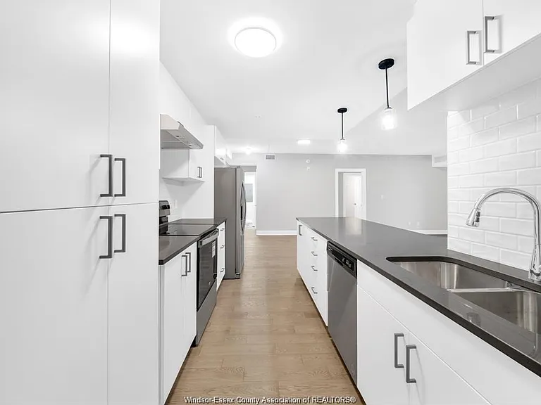 2550 Sandwich West Pkwy #402 — Photo 12