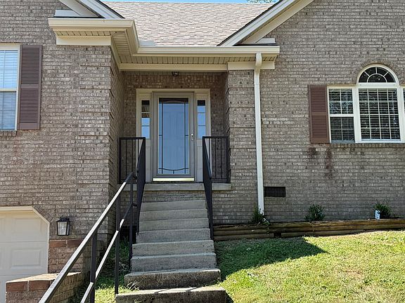 4th image of 372 Reynolds Dr