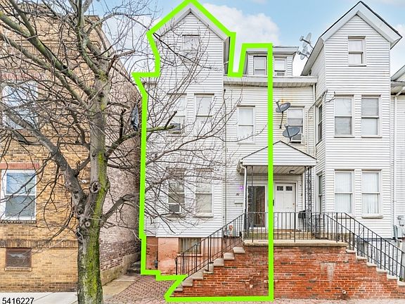 2nd image of 30 2Nd St