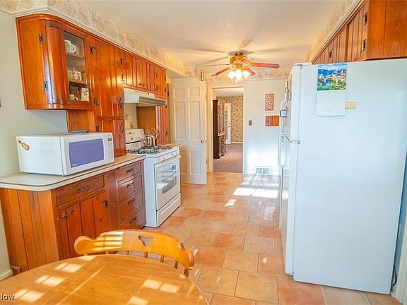 3rd image of 204 Spring Park Ave