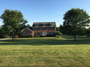 15 Country Place Ct, Xenia, OH 45385