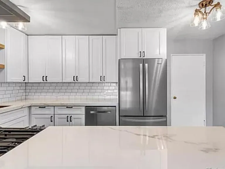 155 N Jackson St #8 — Photo 14