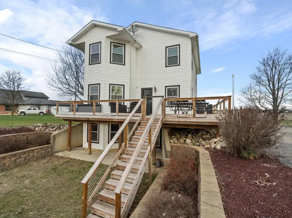 14204 Northmoor Dr, Cement City, MI 49233