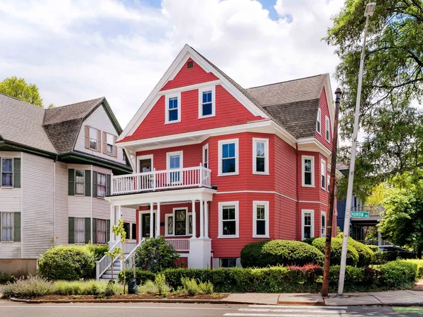 328 Huron Ave, Cambridge, MA 02138