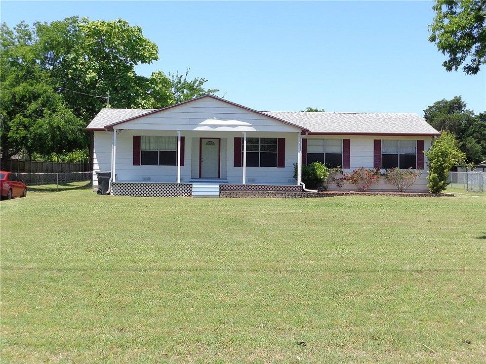 1st image of 6015 Lewisburg Ln
