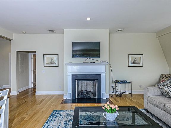 5th image of 106 William St #2