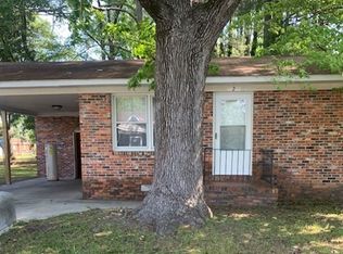 205 Chavis St, Pembroke, NC 28372