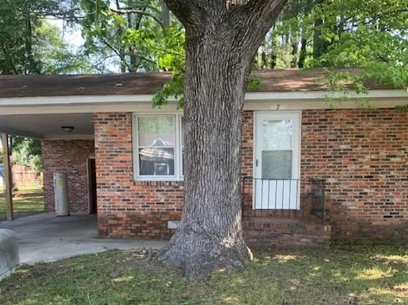 205 Chavis St, Pembroke, NC 28372