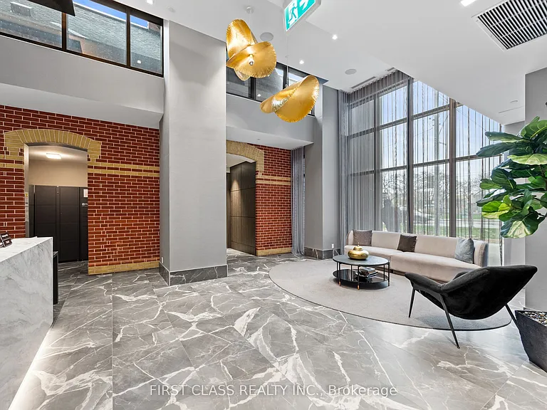 286 Main St #Penthouse 1 — Photo 35