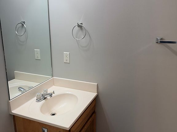 3rd image of 707 Ellison Ct