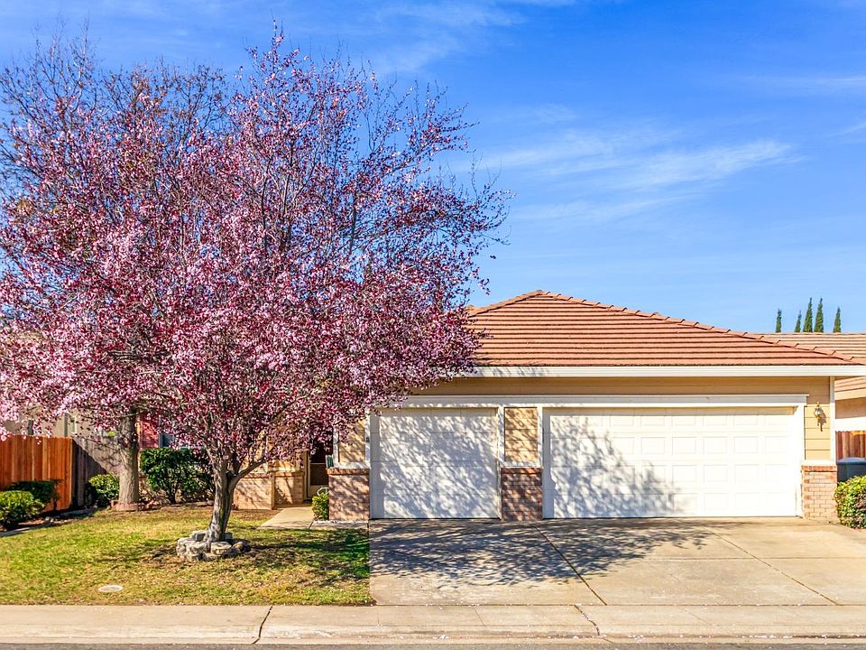 1st image of 1370 Pintail Way