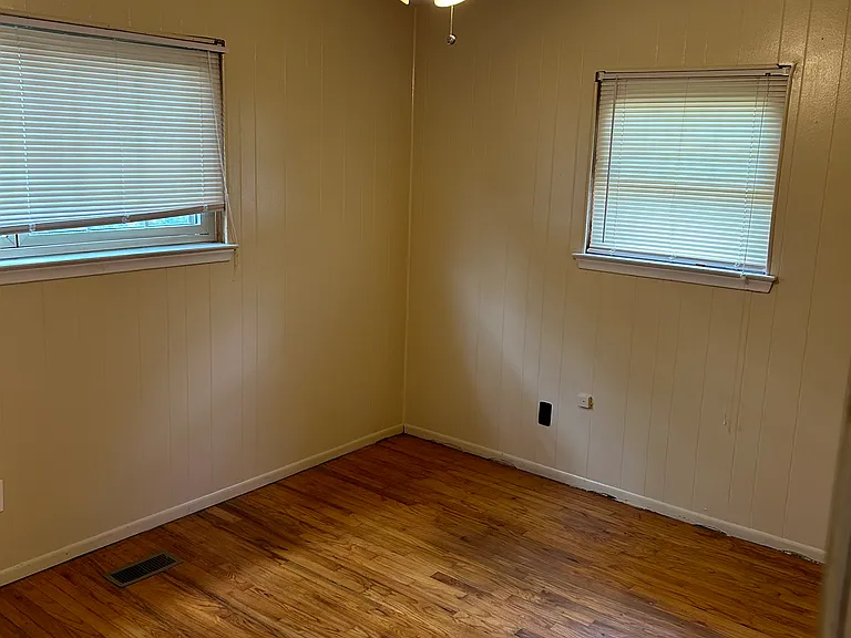4647 Merrick St — Photo 15