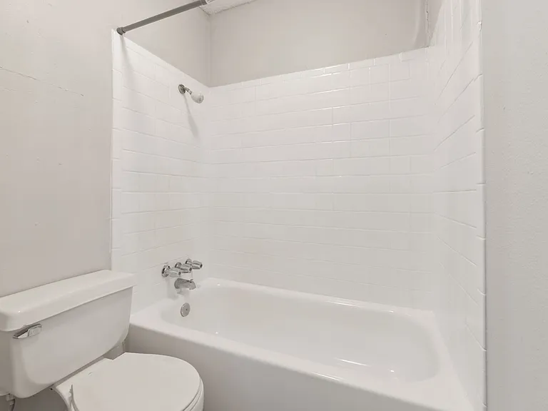 Magnolia Flats — Photo 13