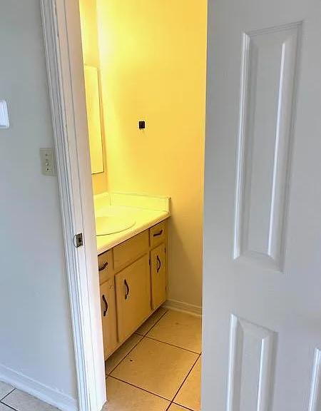 1/2 Bath Downstairs