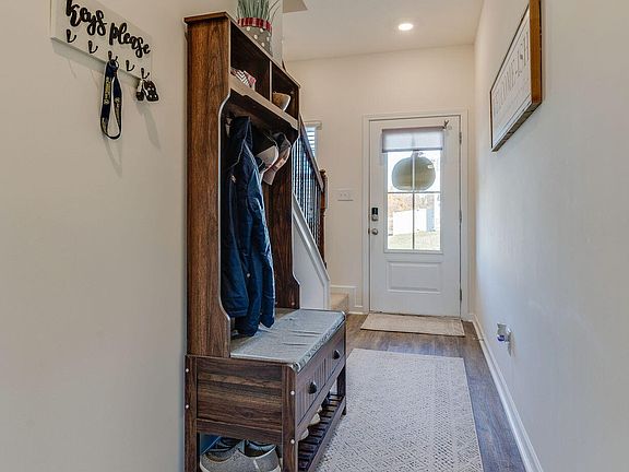 5th image of 570 Sedgewick Way