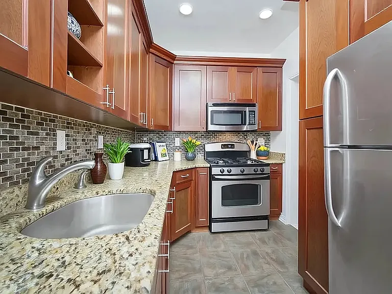 136 Hicks St #4-E — Photo 4