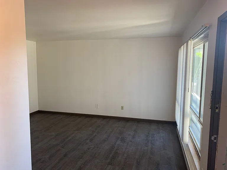 2350 Beacon Ave S — Photo 7