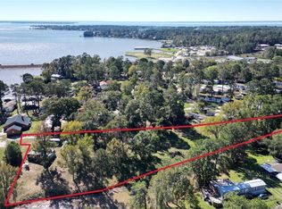 121 Prescott Dr, Onalaska, TX 77360