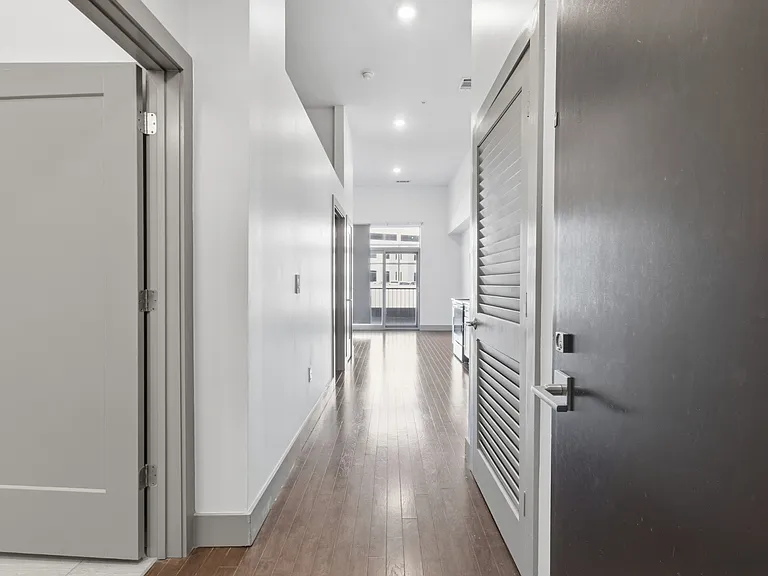 2407 8th Ave S #206 — Photo 3