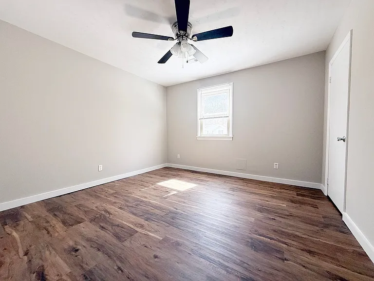 325 Petite Dr — Photo 15