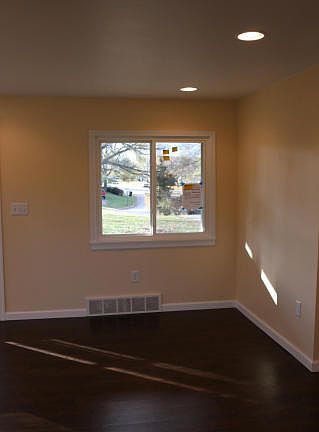 5th image of 2307 Airway St NE