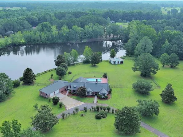 154 Meadow Lakes Dr, Pine Mountain, GA 31822